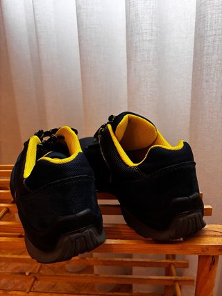 Zapatos de seguridad Diadora azul y amarillo