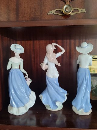 3 Figuras Porcelana Mujer Vestido Azul