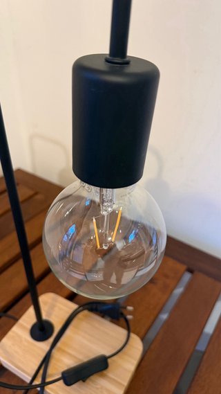 Lámpara de mesa IKEA TVÄRHAND