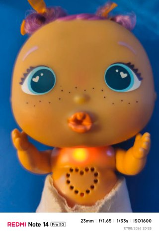 Muñeca The Bellies interactiva Bobby-Boo