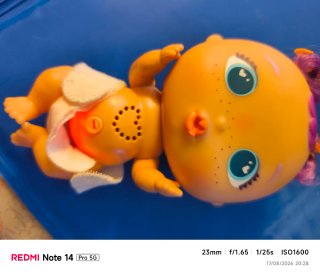 Muñeca The Bellies interactiva Bobby-Boo