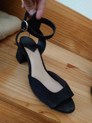Sandalias de tacón negras