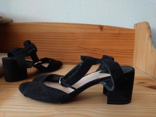 Sandalias de tacón negras