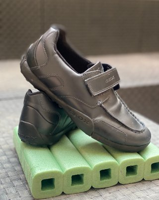 Zapatillas Geox Piel Niños Negro Talla 37 y 38.
