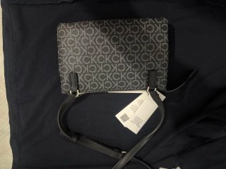 Cartera Calvin Klein negra