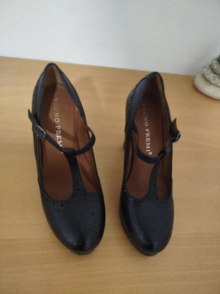 Zapatos Bruno Premi Negros T-Strap Tacón