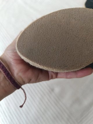 Sandalias cuña Oysho negras talla 38
