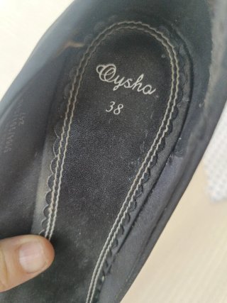 Sandalias cuña Oysho negras talla 38
