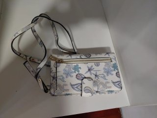 Bolso Parfois floral pequeño móvil y cartera