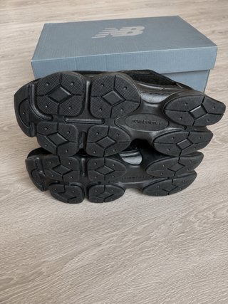 New Balance 9060 Negras