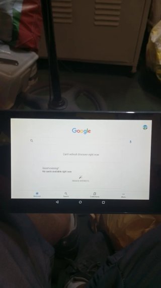 Tablet negra y multicolor