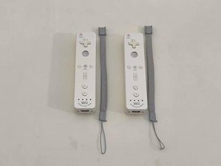 2 Mandos Wii Motion Plus Blancos + 2 Correas