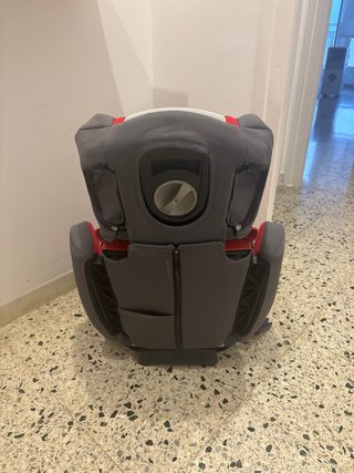 Silla coche infantil roja y gris – regulable