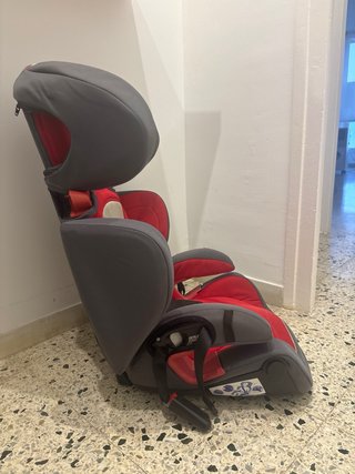 Silla coche infantil roja y gris – regulable