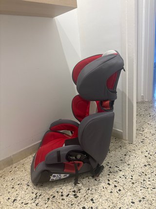 Silla coche infantil roja y gris – regulable