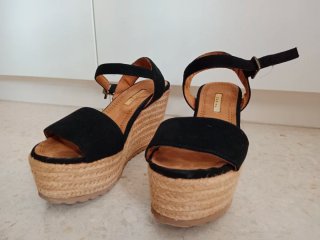 Sandalias cuña Corina Talla 38 Negras