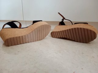 Sandalias cuña Corina Talla 38 Negras