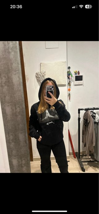 Sudadera Pray Negra