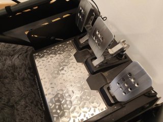 Simulador: MOZA R3 + Playseat + Thrustmaster T-LCM