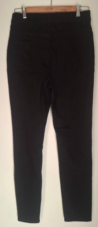 Pantalón negro talla 38.