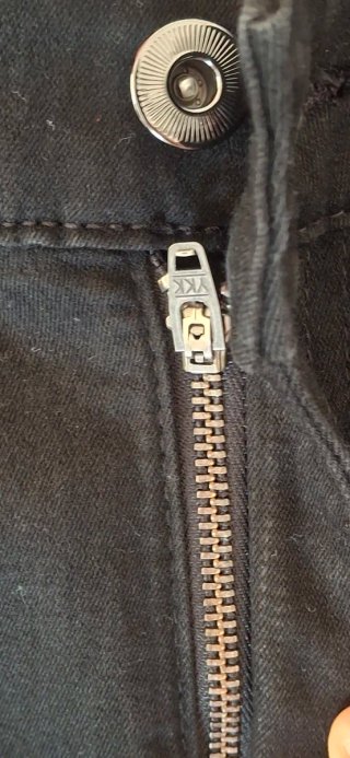 Pantalón negro talla 38.