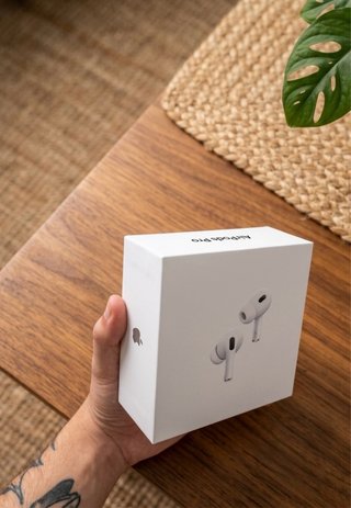 Apple AirPods Pro (2ª Gen) - Scatola Completa