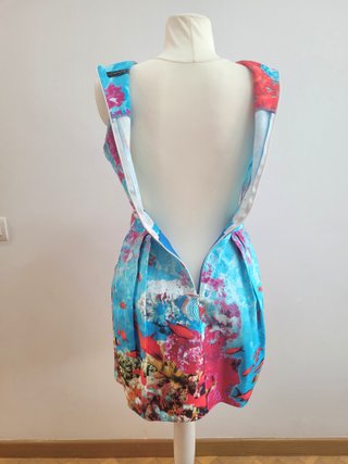 Vestido corto con estampado de peces tropicales