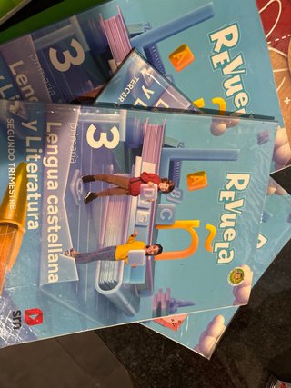 Se vende libros de 3 de Primaria en muy buen estad