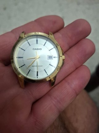Reloj Casio Dorado Resistente al Agua
