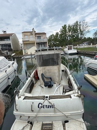 Barca de motor Arvor Cap