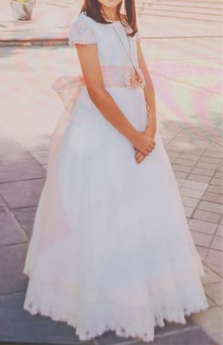 Vestido de Comunión Blanco con Detalles Rosas,