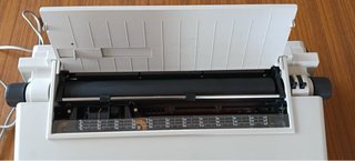 Máquina de escribir eléctrica Olivetti CT 606