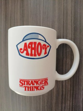 Taza Stranger Things Scoops Ahoy