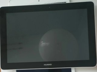 Dos tabletas, iPod i Huawei