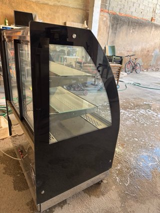 Vitrina Refrigerante Curva Moderna