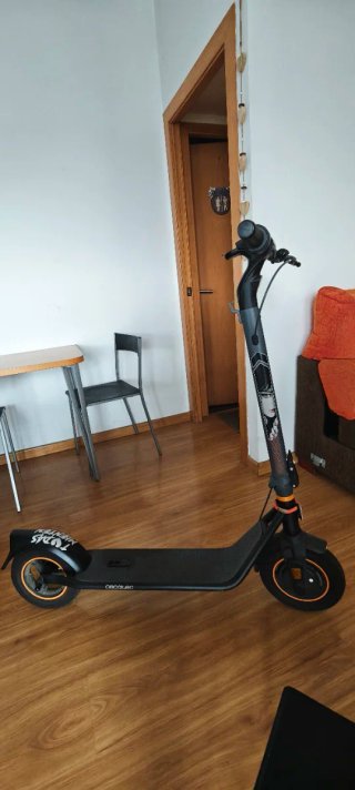 Patinete eléctrico Cecotec como nuevo