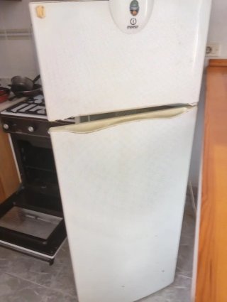 Nevera Indesit blanca