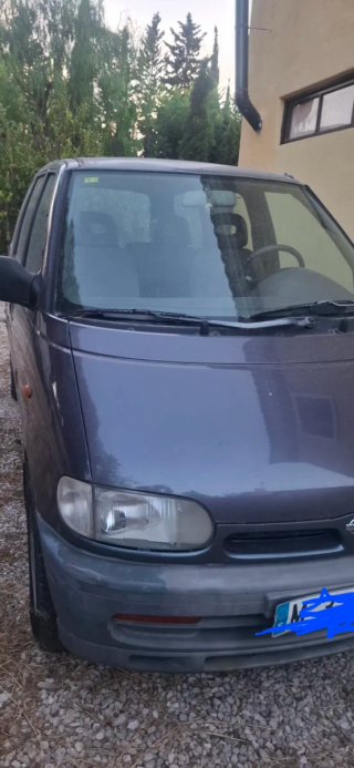 Nissan Serena 1995