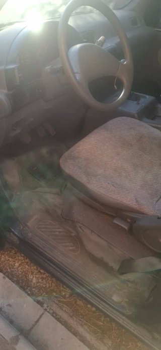 Nissan Serena 1995