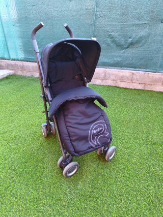 Silla de paseo Cybex Onyx Plus Negra