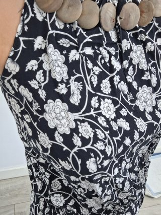 Mono corto negro y blanco floral tirantes finos