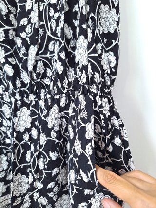 Mono corto negro y blanco floral tirantes finos