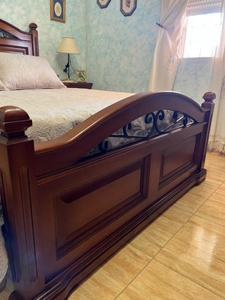 Dormitorio completo de madera