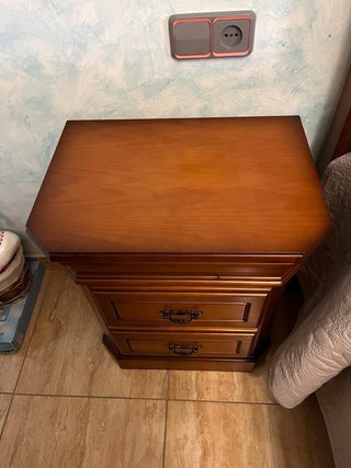 Dormitorio completo de madera