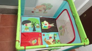 Cuna de viaje cuadrada Babies R Us