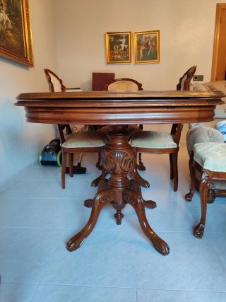 Mesa de comedor madera diseño clásico