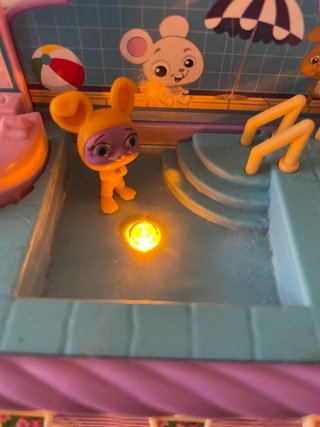 Juguete Gran Hotel Stilton CON LUZ marca bandai