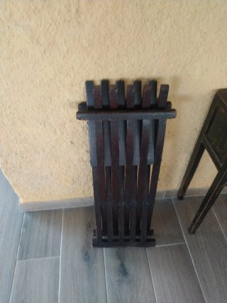 2 Sillas Plegables Tipo Corte Madera Oscura.