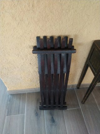 2 Sillas Plegables Tipo Corte Madera Oscura.
