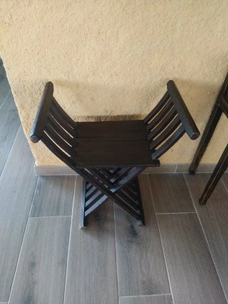 2 Sillas Plegables Tipo Corte Madera Oscura.